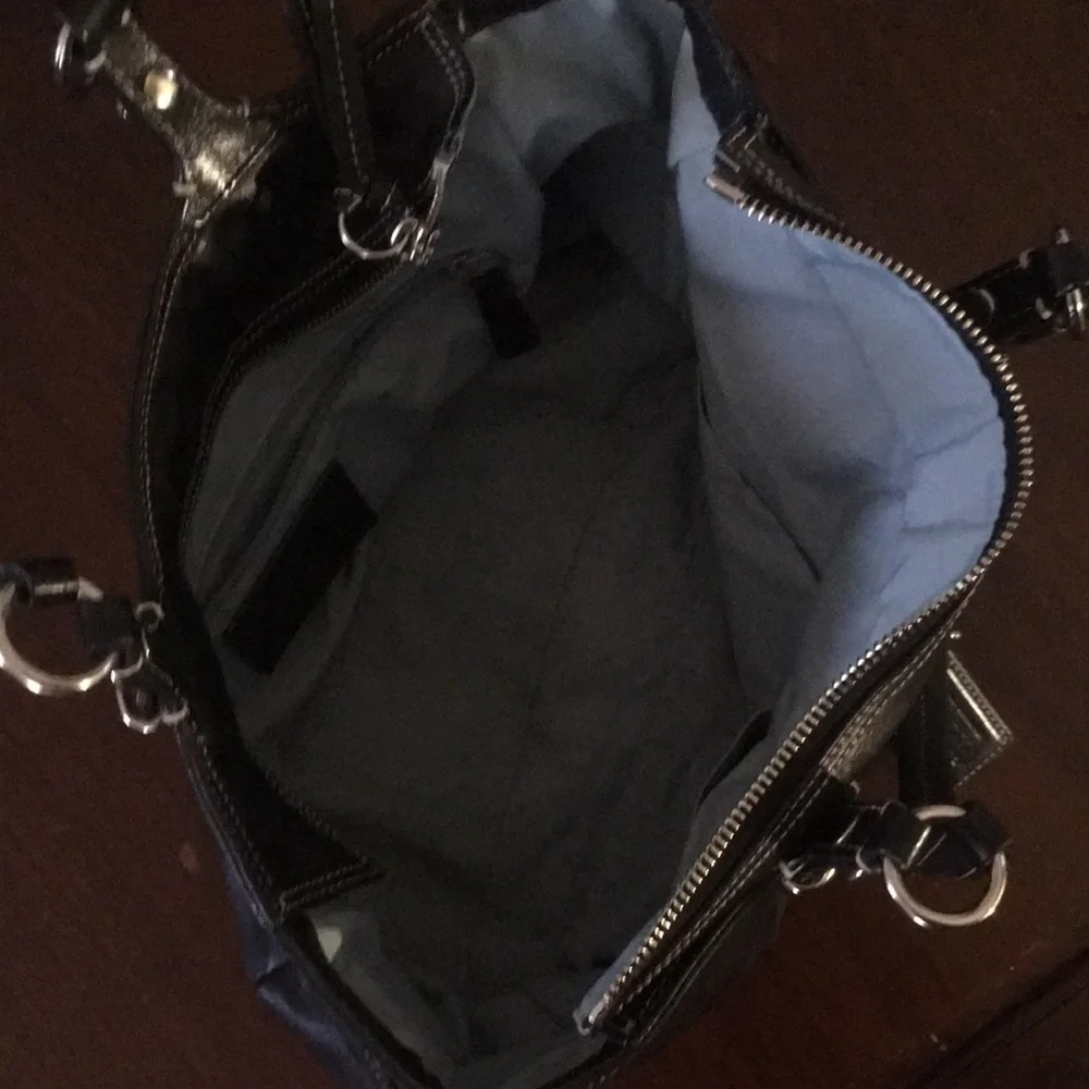 Coach - Picture 3 of 5